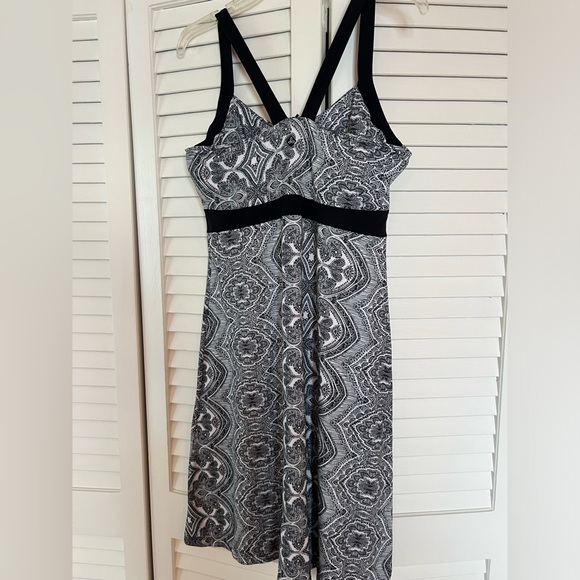 PrAna sundress size X-Large but fits like a large. - Picture 2 of 5